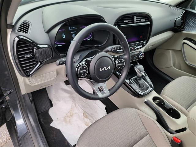 Photo of 2023 Gravity Gray Kia Soul