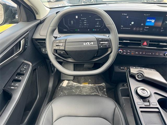 Photo of 2025 Ebony Black Kia EV6