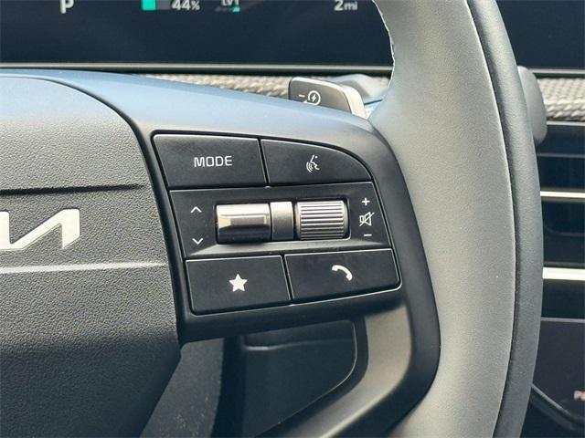 Photo of 2025 Ebony Black Kia EV6