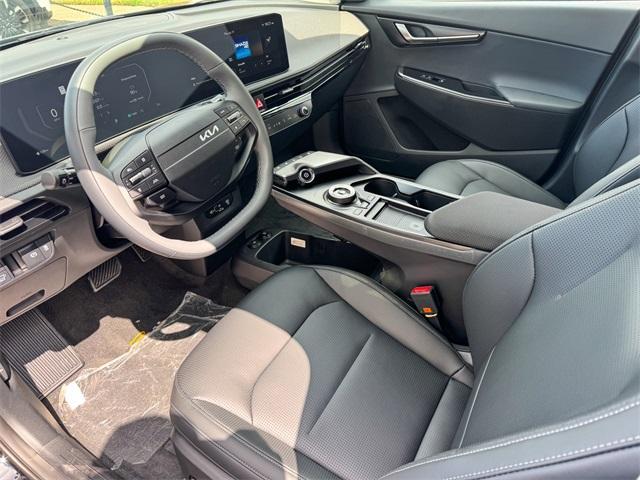 Photo of 2025 Ebony Black Kia EV6