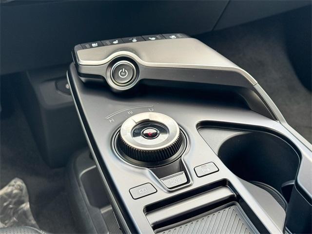 Photo of 2025 Ebony Black Kia EV6