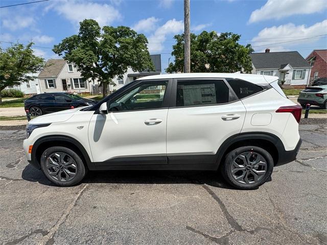 Photo of 2026 Snow White Pearl Kia Seltos