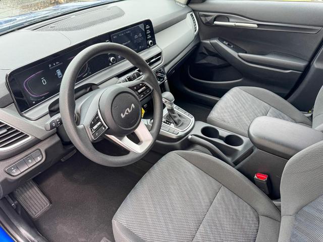 Photo of 2024 Neptune Blue Kia Seltos