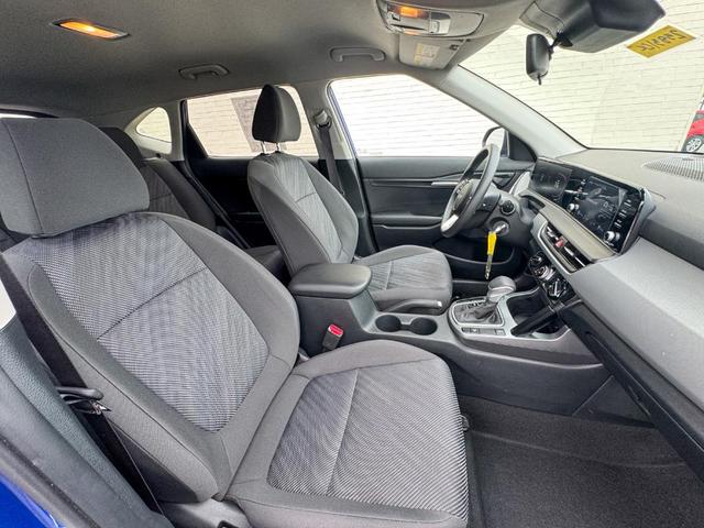 Photo of 2024 Neptune Blue Kia Seltos