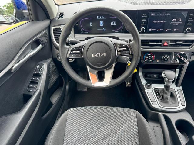 Photo of 2024 Neptune Blue Kia Seltos