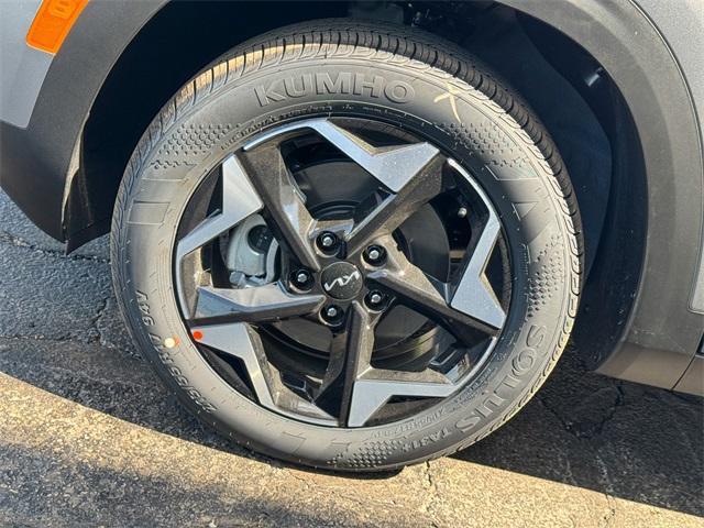 Photo of 2025 Steel Gray Kia Seltos