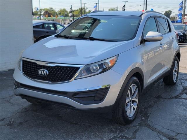 Photo of 2015 Bright Silver Kia Sportage