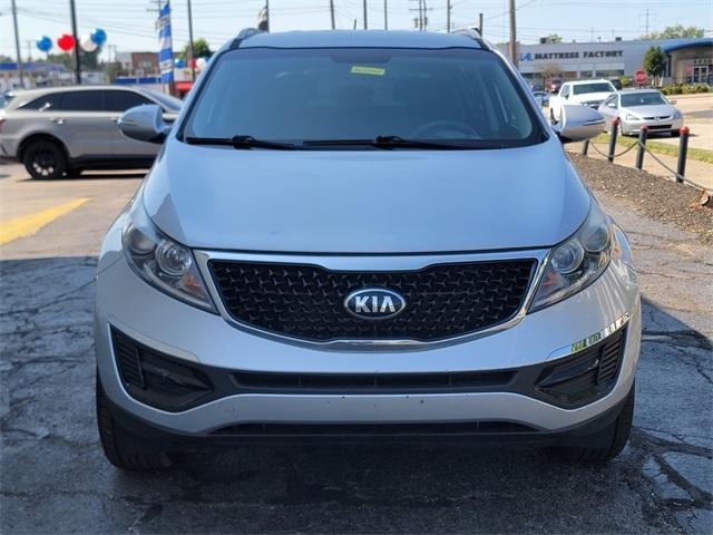 Photo of 2015 Bright Silver Kia Sportage