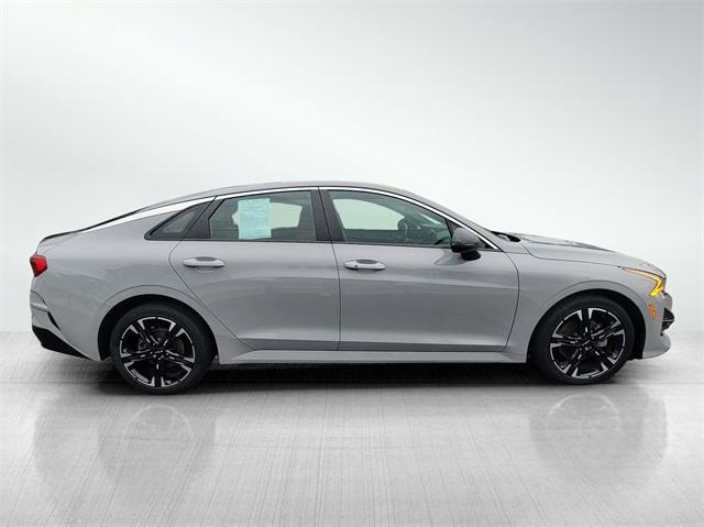 Photo of 2023 Wolf Gray Kia K5