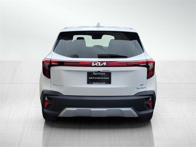 Photo of 2024 Snow White Pearl Kia Seltos