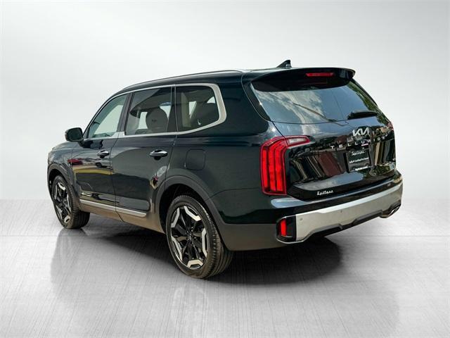 Photo of 2024 Ebony Black Kia Telluride