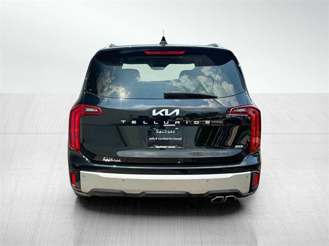 Photo of 2024 Ebony Black Kia Telluride