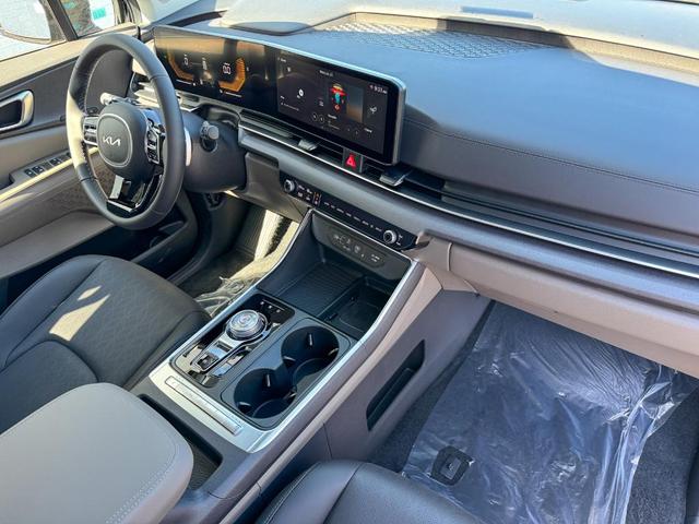 Photo of 2026 Aurora Black Pearl Kia Carnival Hybrid