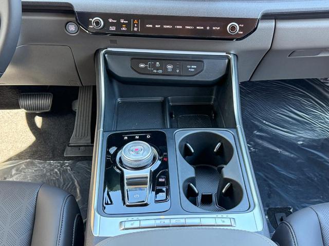 Photo of 2026 Aurora Black Pearl Kia Carnival Hybrid