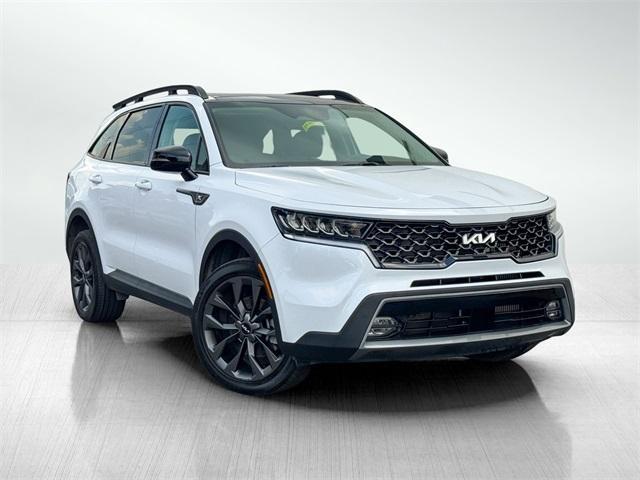 Photo of 2022 Glacial White Pearl Kia Sorento