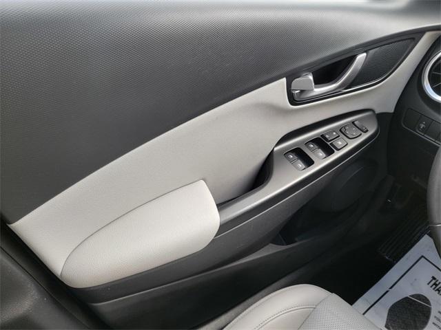 Photo of 2022 Pulse Red Hyundai KONA