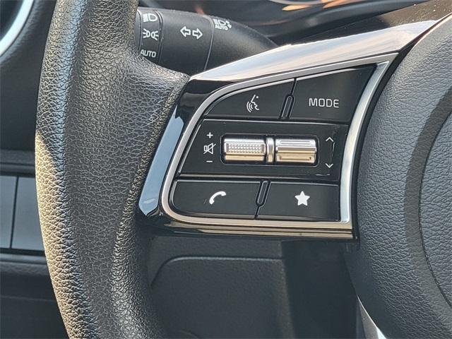 Photo of 2022 Snow White Pearl Kia Forte
