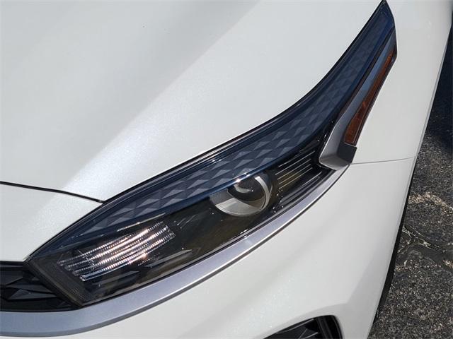Photo of 2022 Snow White Pearl Kia Forte