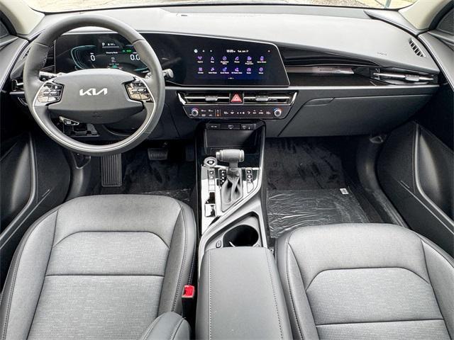 Photo of 2025 Aurora Black Pearl Kia Niro