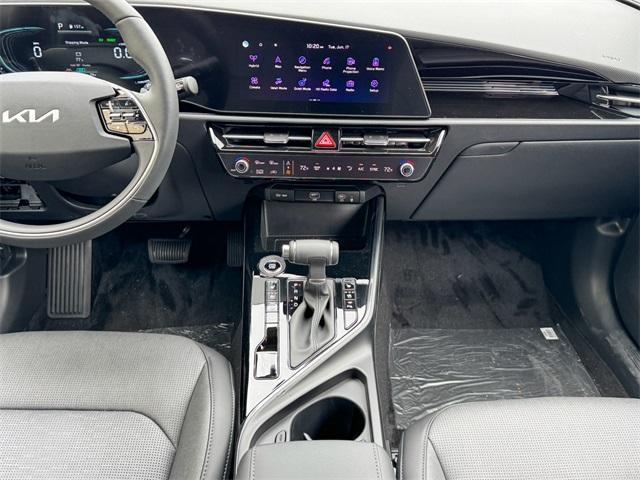 Photo of 2025 Aurora Black Pearl Kia Niro