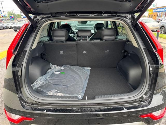 Photo of 2025 Aurora Black Pearl Kia Niro