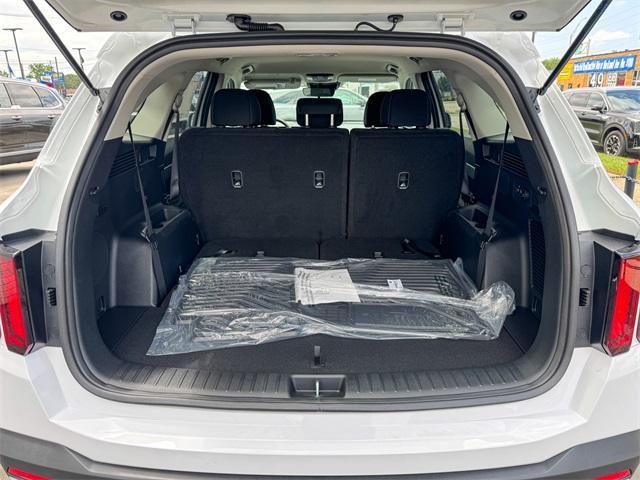 Photo of 2025 Glacial White Pearl Kia Sorento