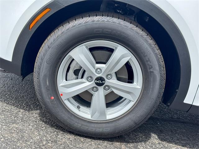Photo of 2025 Glacial White Pearl Kia Sorento