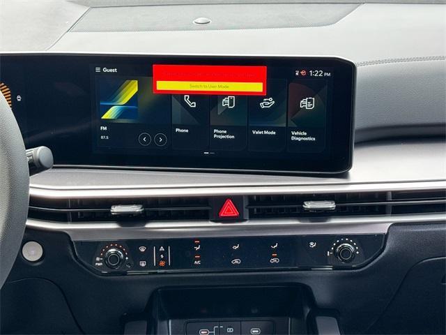 Photo of 2025 Glacial White Pearl Kia Sorento