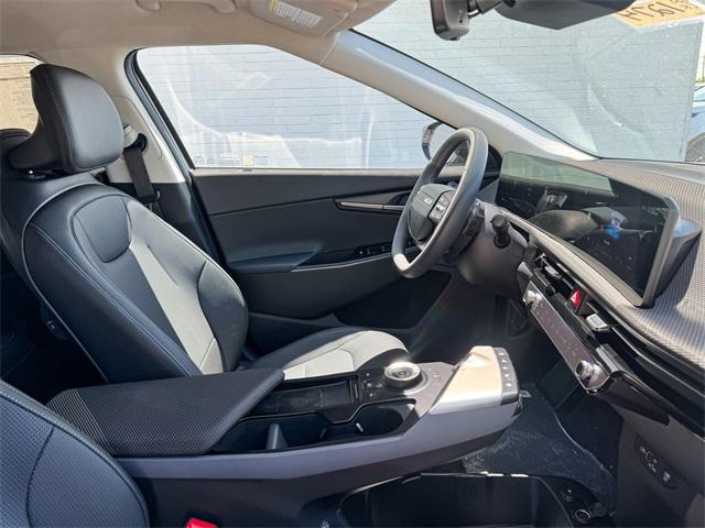 Photo of 2025 Wolf Gray Kia EV6