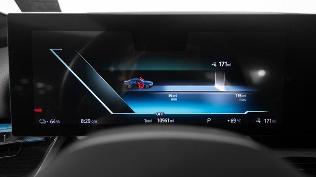 Photo of 2025 Black Sapphire Metallic BMW i5
