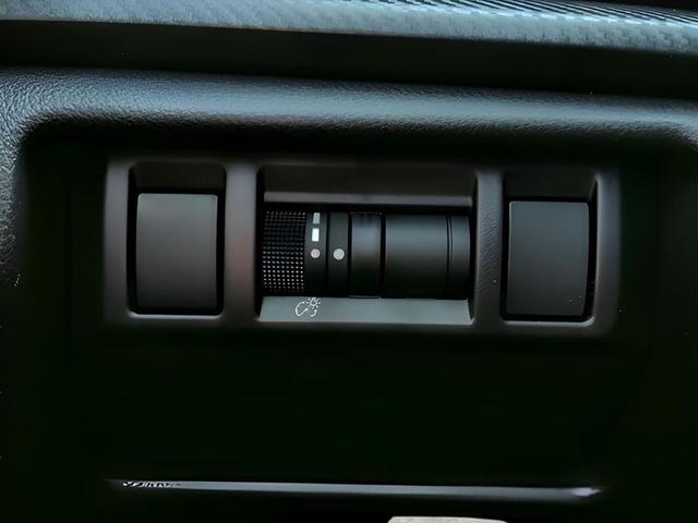 Photo of 2025 Crystal White Pearl Subaru Crosstrek