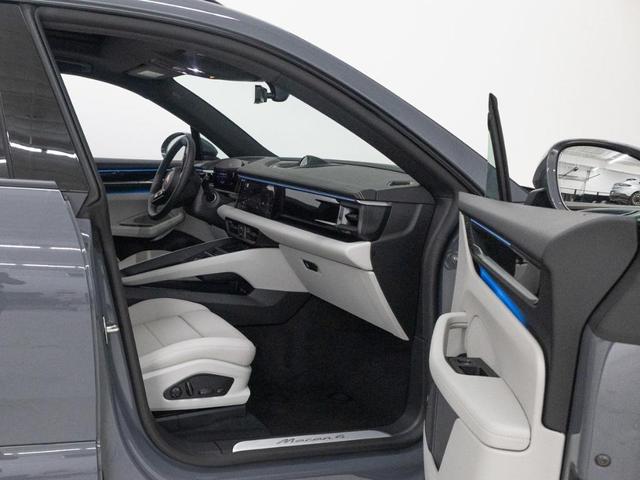Photo of 2025 Gray Porsche Macan