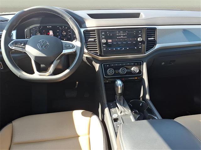 Photo of 2022 Pure White Volkswagen Atlas Cross Sport