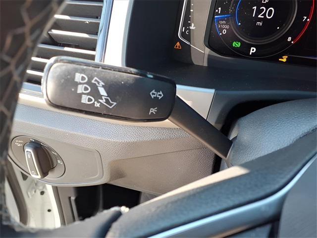 Photo of 2022 Pure White Volkswagen Atlas Cross Sport