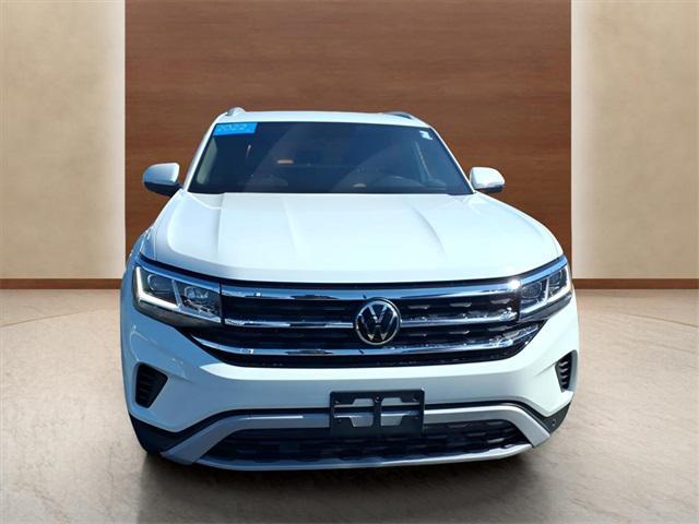 Photo of 2022 Pure White Volkswagen Atlas Cross Sport