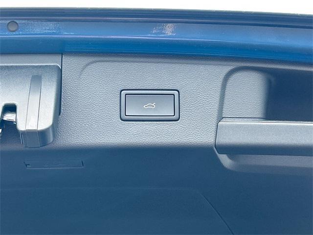 Photo of 2025 Mountain Lake B Volkswagen Atlas