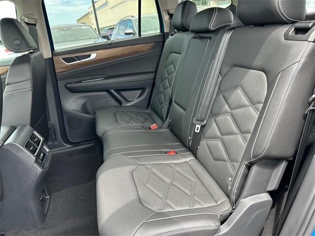 Photo of 2025 Mountain Lake B Volkswagen Atlas