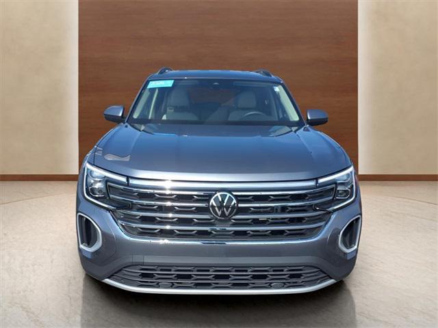 Photo of 2024 Platinum Gray Volkswagen Atlas