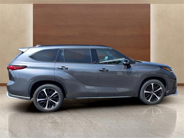 Photo of 2021 Grey Toyota Highlander