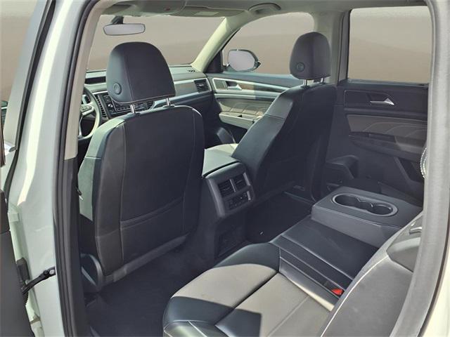 Photo of 2022 Pure White Volkswagen Atlas