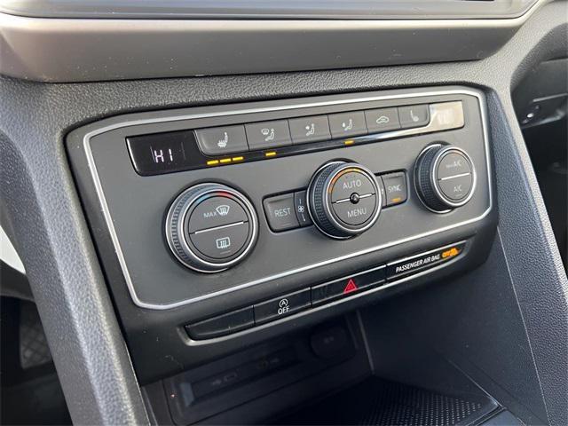 Photo of 2021 Pure White Volkswagen Atlas