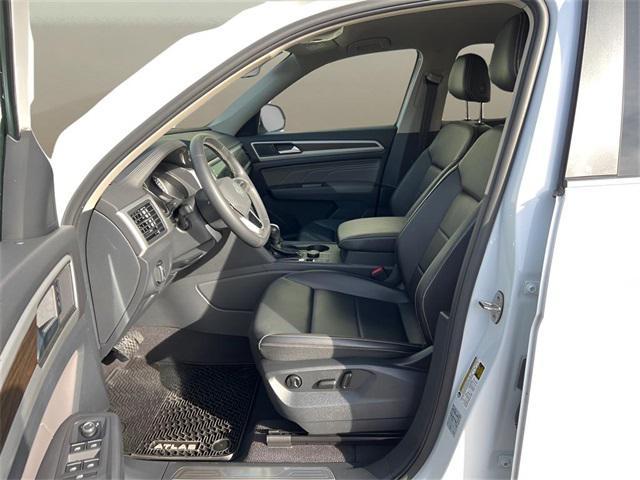 Photo of 2021 Pure White Volkswagen Atlas