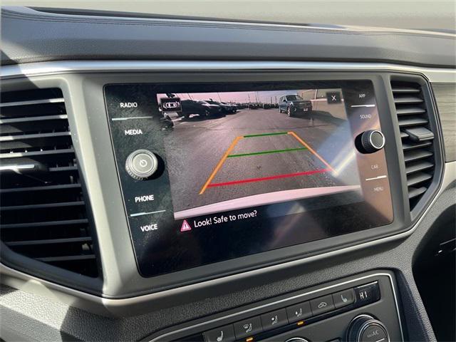 Photo of 2021 Pure White Volkswagen Atlas