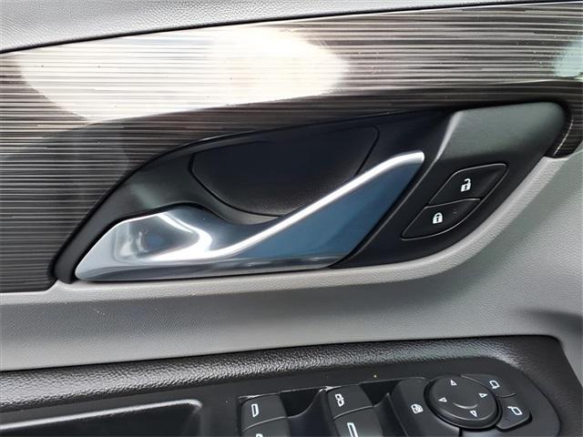 Photo of 2018 Summit White GMC Terrain