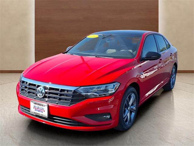 Photo of 2019 Tornado Red Volkswagen Jetta