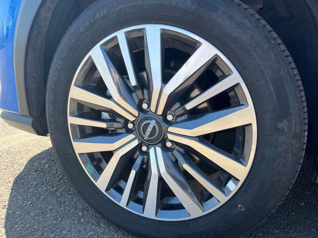 Photo of 2024 Electric Blue Metallic Nissan Kicks