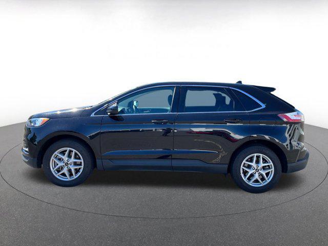 Photo of 2024 Agate Black Metallic Ford Edge
