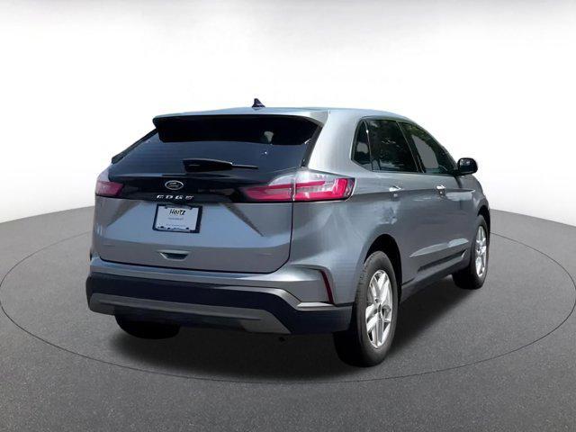 Photo of 2024 Iconic Silver Metallic Ford Edge
