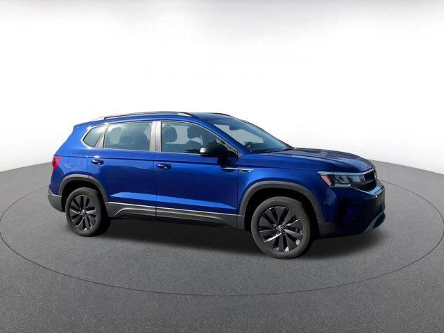 Photo of 2024 Dusk Blue Metallic Volkswagen Taos