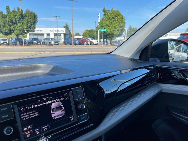 Photo of 2024 Dusk Blue Metallic Volkswagen Taos